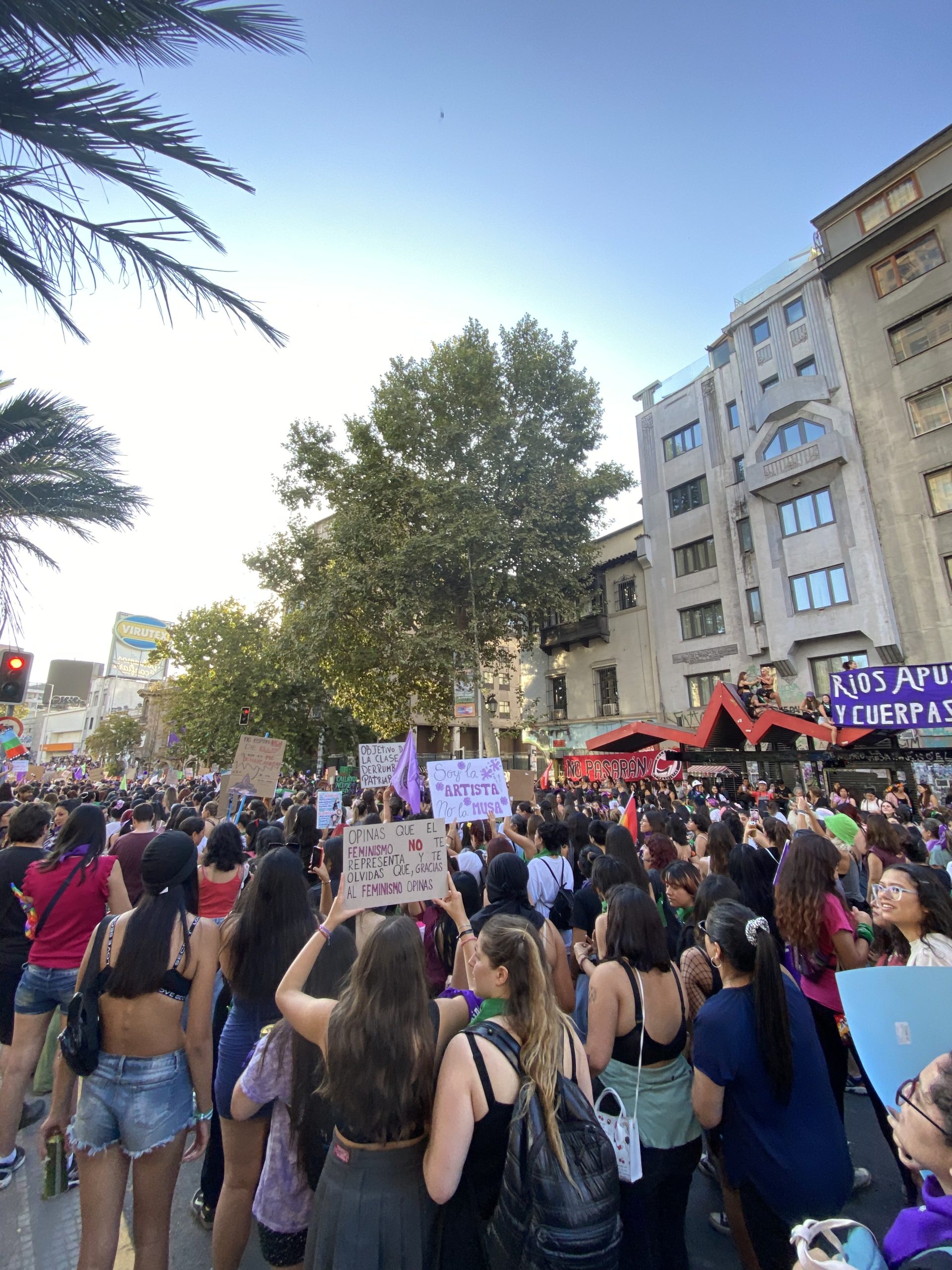 Coordinadora Feminista llama a mujeres a votar por Jeannette Jara pese a no incluir el aborto en su programa