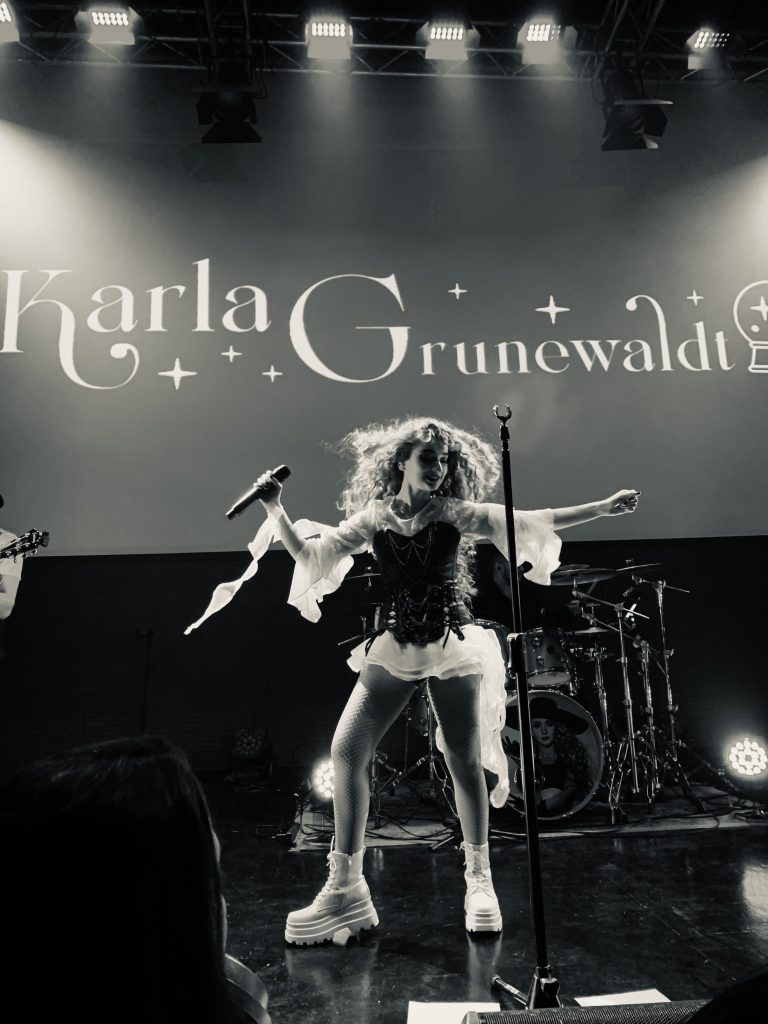 Karla Grunewaldt en Sala SCD Egaña