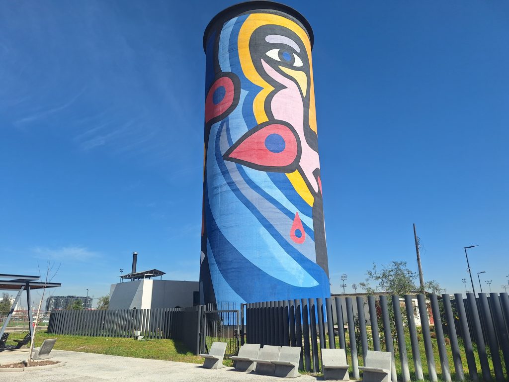 Torre de la Memoria realizada por Mono González y Mon Laferte
