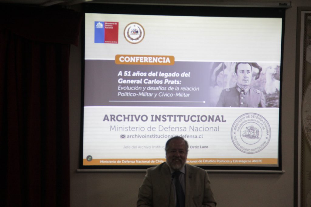 Claudio Ortiz, encargado del Archivo Institucional del Ministerio de Defensa. Participo en el evento de Carlos Prats y presento los archivos inéditos.
